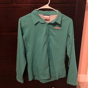 Almost brand new girls Columbia long sleeve shirt